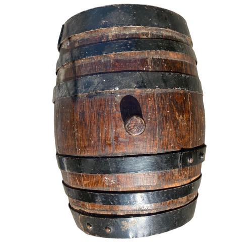 110 - A MINITURE WOODEN BARRELL DRINKS KEG