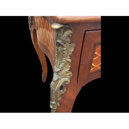 664 - A VERY NICE ORMULU MOUNT INLAID DESK ON CAB LEG 50X27X32