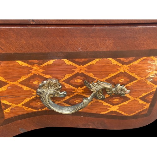 664 - A VERY NICE ORMULU MOUNT INLAID DESK ON CAB LEG 50X27X32