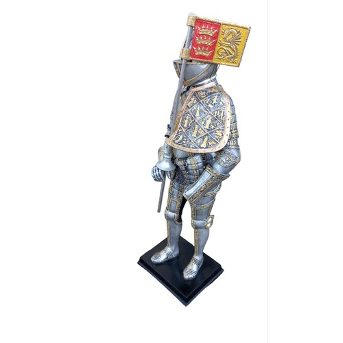 6 - A MODEL METAL KNIGHT WITH FLAG 13