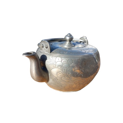 14 - A KUTHING SWATON PEWTER TEAPOT