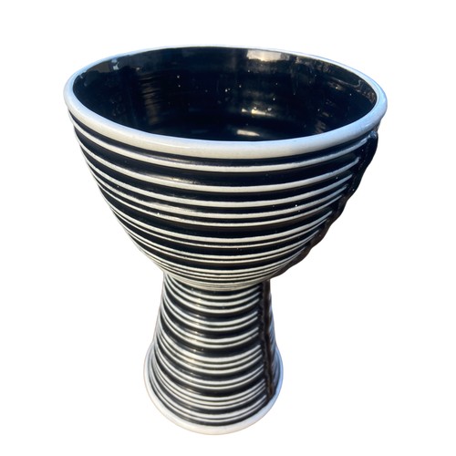 33 - A VINTAGE SYLVAC VASE IN BLACK AND WHITE TWIST 10