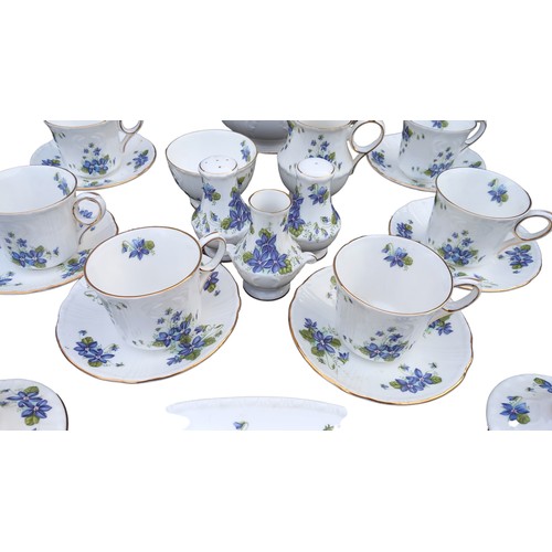 135 - A ROYAL GRAFTON SERVICE COMPLETE WITH CANDLESTICKS VIOLETS PATTERNED 22 PIECES