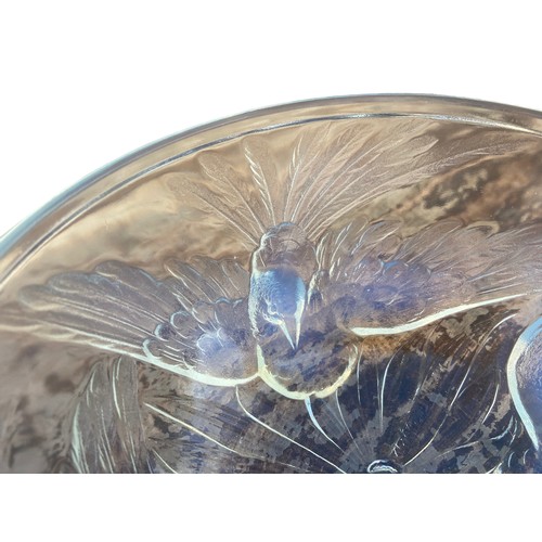 169 - A LALIQUE STYLE BIRD BOWL WITH REG NUMBER 7.5