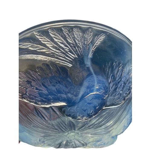 169 - A LALIQUE STYLE BIRD BOWL WITH REG NUMBER 7.5