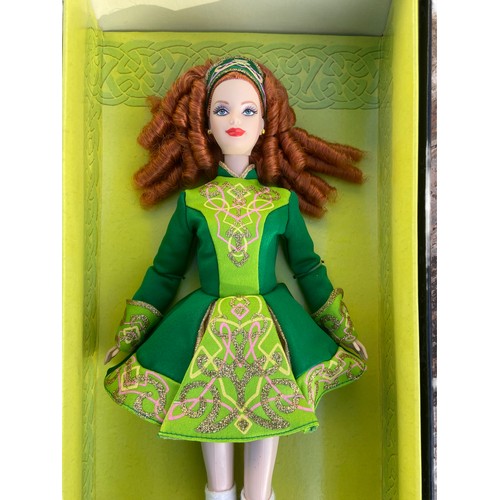 188 - PINK LABEL FESTIVALS OF THE WORLD IRISH DANCE COLLECTABLE BARBIE IN ORIGINAL CONDITION