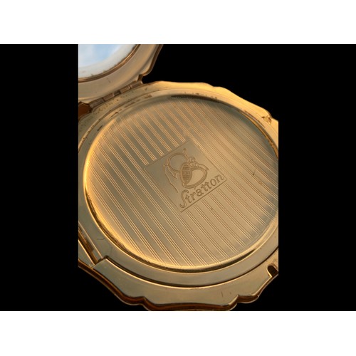 210 - A GOOD QUALITY STRATTON COMPACT