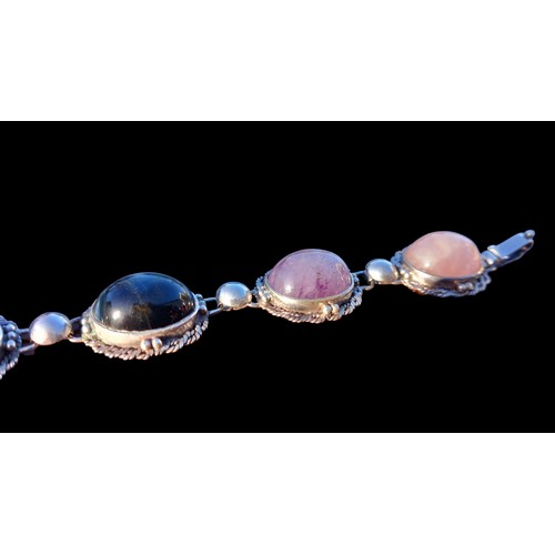 222 - A SILVER 6 PANEL AGATE STONE SET BRACELET