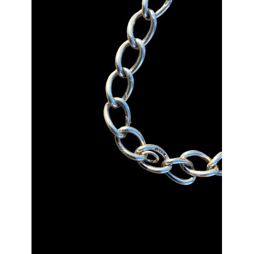 283 - A SILVER CURB LINK BRACELET