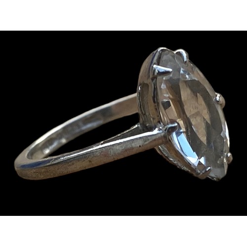 300 - A SILVER MARQUISE STONE RING