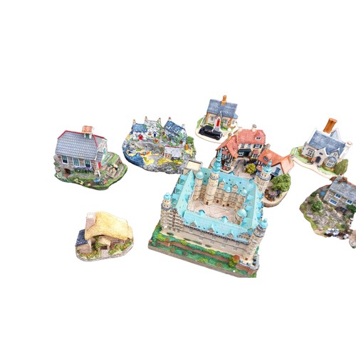 385 - QTY OF  LILLIPUT LANE STYLE VILLAGES