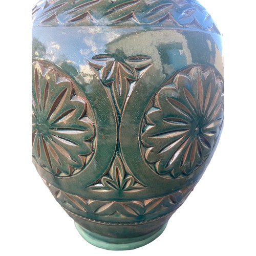 333 - QUALITY POTTERY VASE WITH ARTIFICIAL FLOWERS