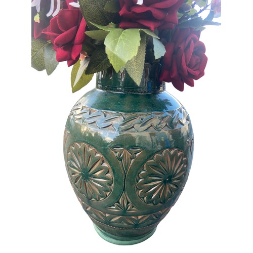 333 - QUALITY POTTERY VASE WITH ARTIFICIAL FLOWERS