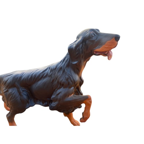 343 - A ROYAL DOULTON SETTER DOG ON PLINTH