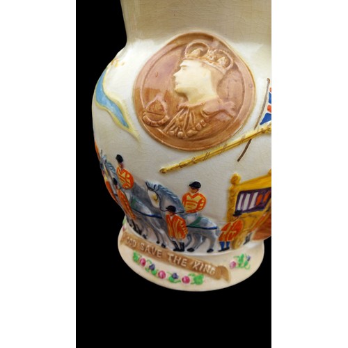 368 - A HANDPAINTED KING EDWARD VIII MUSICAL JUG STANDS 8