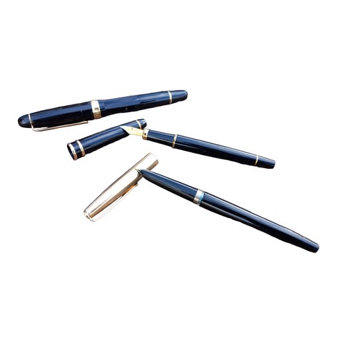 427 - 3 MUXED FOUNTAIN PENS