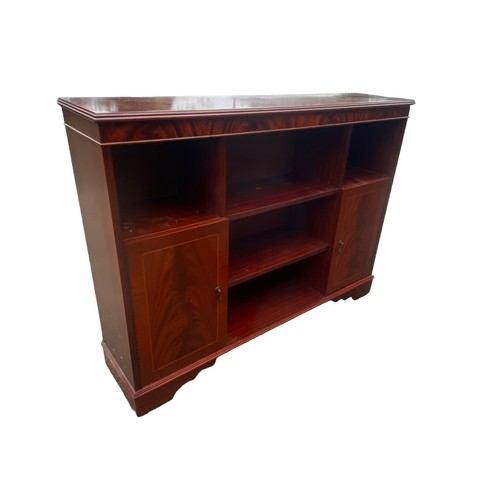 436 - A MAHOGANY SHELVING UNIT WITH 2 BLIND CUPBAORDS 48 x 12 x 35.5