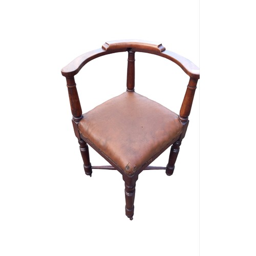 465 - A VERY GOOD QUALITY VICTORIAN CORNER CHAIR