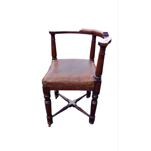 465 - A VERY GOOD QUALITY VICTORIAN CORNER CHAIR