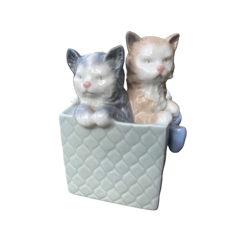 484 - NAO KITTENS IN BOX FIGURINE