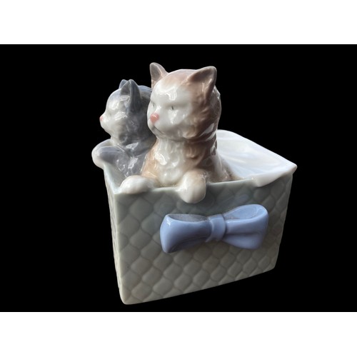 484 - NAO KITTENS IN BOX FIGURINE