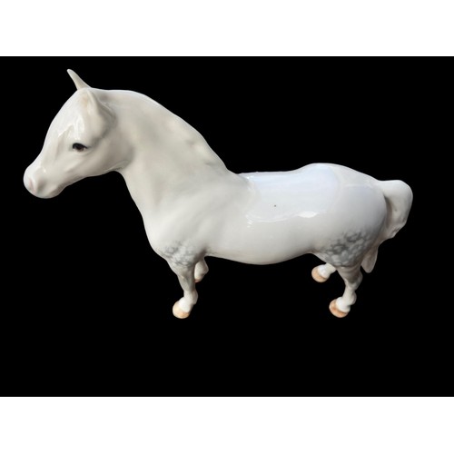 490 - A BESWICK WELSH. M HORSE 6