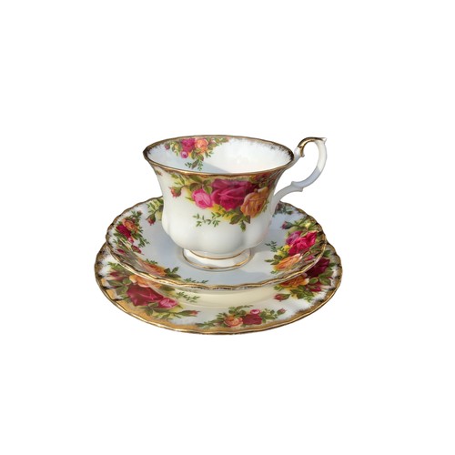 530 - A 22  PIECE OLD COUNTRY ROSE TEA SERVICE BY ROYAL ALBERT