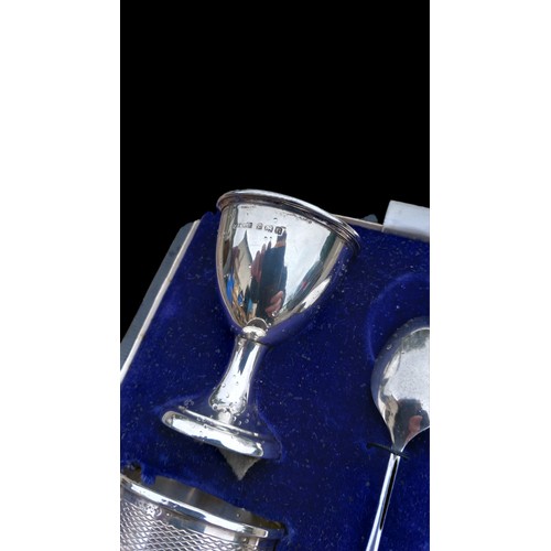 693 - A CASED SILVER BREAKFAST SET MADE UP FROM A MIX OF SILVER 63G