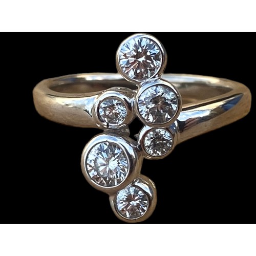 703 - A STUNNING BOODLES STYLE 18CT WHITE GOLD RING SET WITH LARGE BRIGHT CUT DIAMONDS