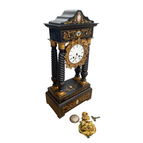 717 - A STUNNING FRENCH PORTICO CLOCK WITH TWIST PILLARS & BRASS FITTINGS COMPLETE WITH KEY & PENDULUM IN ... 