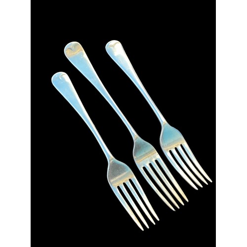 771 - 3 SHEFFIELD SILVER FORKS 158g