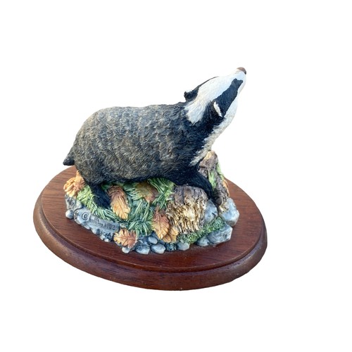 858 - A BORDER FINE ARTS BADGER