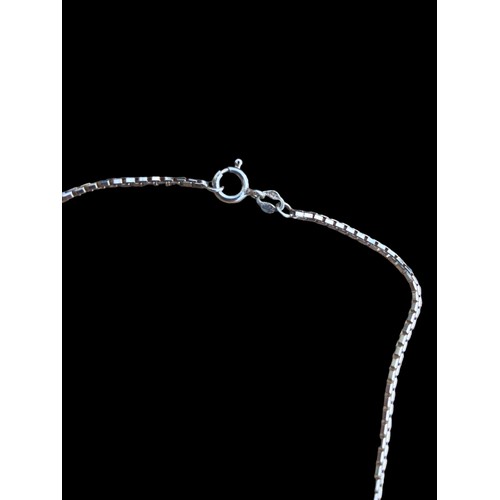 786 - A QUALITY SILVER BOX LINK KNOT NECKLACE WITH TWIN SILVER BALLS