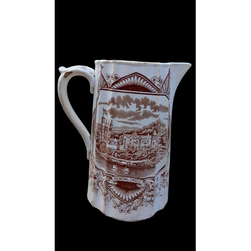 810 - AN ANITQUE QUEEN VICTORIA 1837-1897 BALMORAL CASTLE JUG WITH MARKING TO BASE 8.75