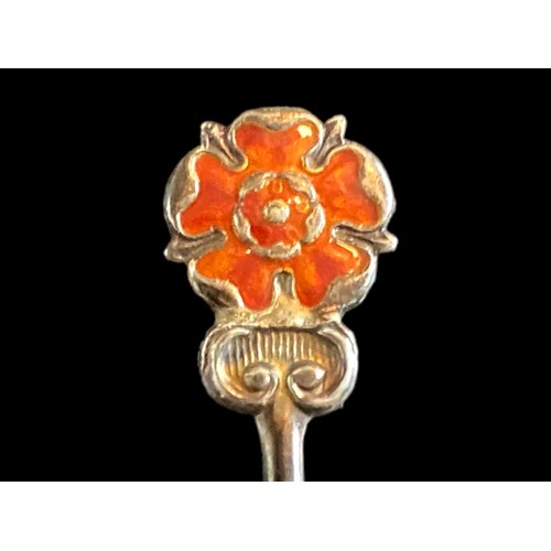 469A - A BIRHINGHAM SILVER SPOON WITH AN ENAMEL ENGLISH ROSE TO TOP