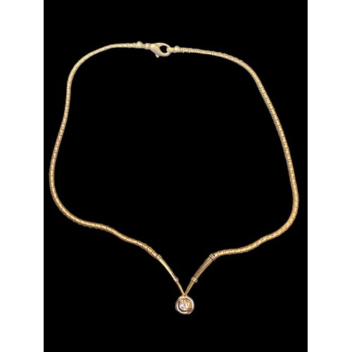 681 - A STUNNING DE BEERS SCEPTRE JEWELS COLLECTION 18CT GOLD HAND MADE SOLID PUZZLE LINK CHAIN COLLARETTE... 