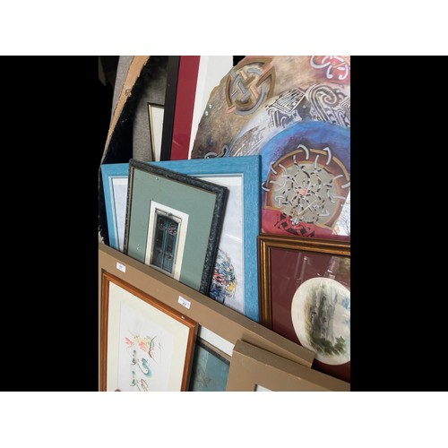 1 - MIXED LOT OF GOOD QUALITY PRINTS PAINTINGS AND MIRRORS