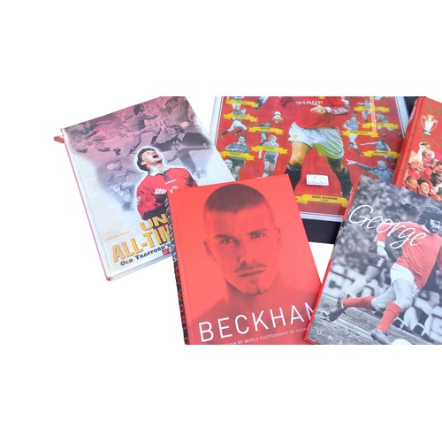 18 - A VERY COLLECTABLE HEROs AND LEGENDS OF OLD TRAFFORD AND SELECTION OF UTD BOOKS