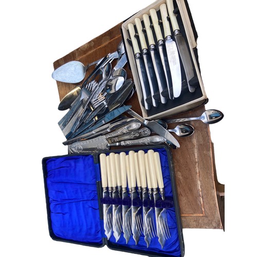 119 - CUTLERY BOX AND CONTENTS