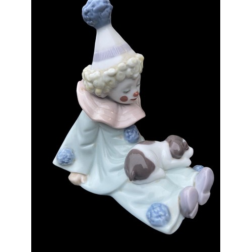 133 - LLADRO LITTLE CLOWN WITH PUP 4