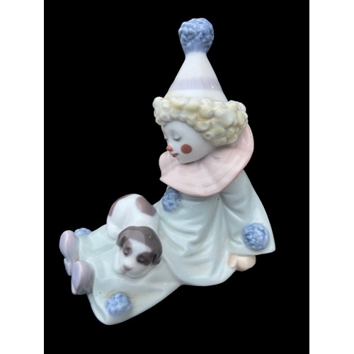 133 - LLADRO LITTLE CLOWN WITH PUP 4