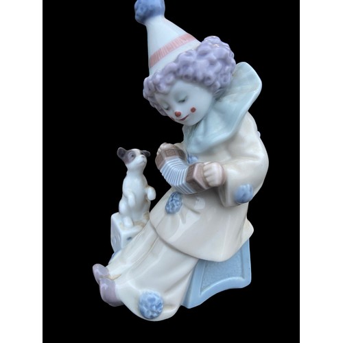 151 - LLADRO ACCORDIAN CLOWN AND PUP 5