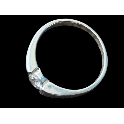 154 - A SILVER SOLITAIRE RING