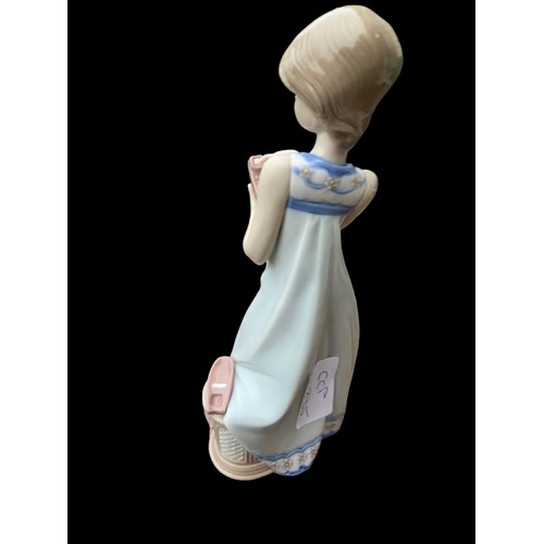 174 - LLADRO TELEPHONE LADY 8