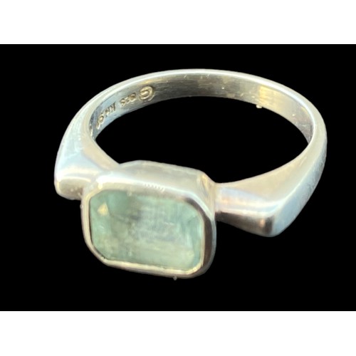 178 - A DESIGNER STYLE BLUE TOPAZ SILVER RING