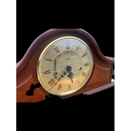 71 - A MAHOGANY CASED MANTLE CLOCK