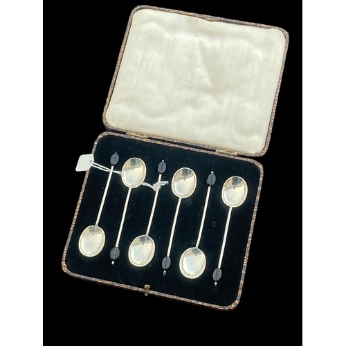 498 - A SET OF 6 SHELL 1929 COFFEE SPOONS IN CASE 31.1grm