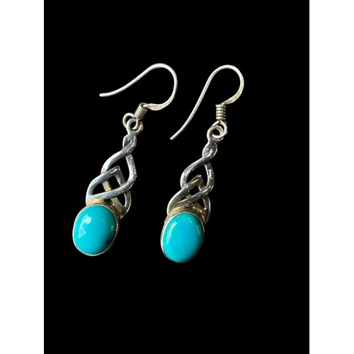 498A - A SILVER & TURQUOISE CELTIC STYLE EARRINGS