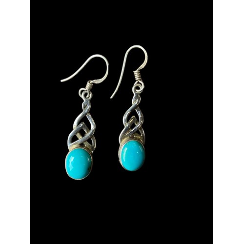 498A - A SILVER & TURQUOISE CELTIC STYLE EARRINGS