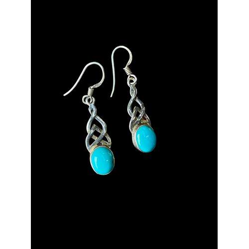 498A - A SILVER & TURQUOISE CELTIC STYLE EARRINGS